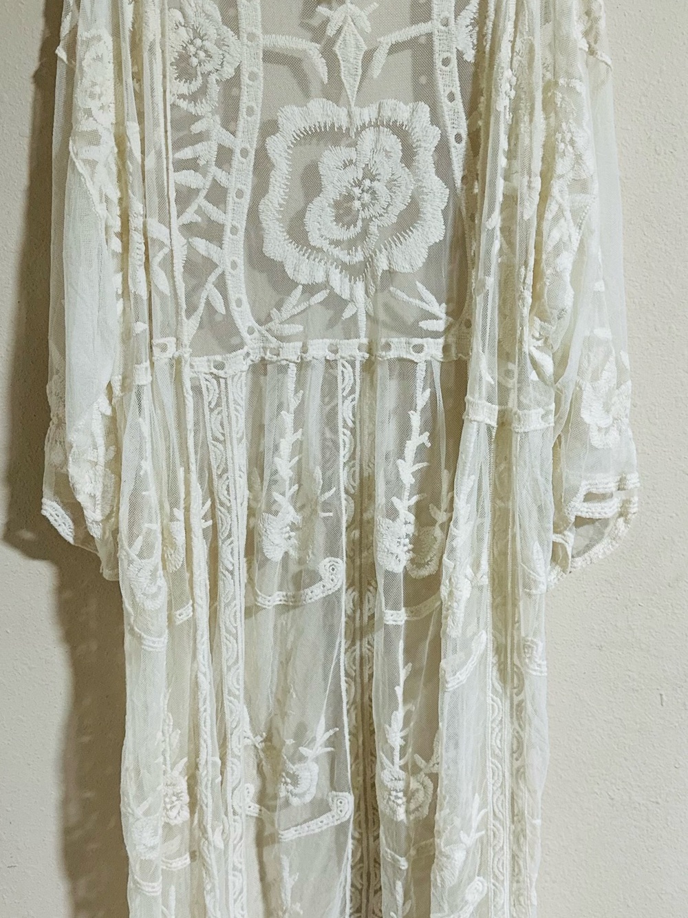 LC Lauren Conrad Cream Sheer Floral Embroidered Lace Kimono